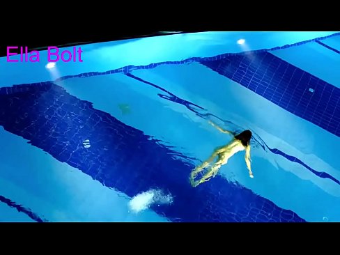 ❤️ Ich kann nicht aufhören zuzusehen, junge Blondine beim Nacktschwimmen im Pool des ELLA BOLT Resorts erwischt Super porn bei de.hentai-for.ru ❌❤