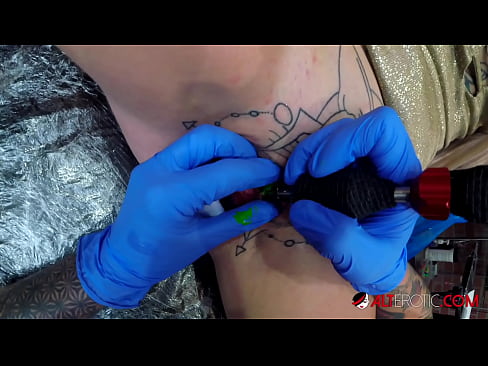 ❤️ Extrem tätowierte Hottie Sully Savage hat ein Tattoo auf ihrer Klitoris Super porn bei de.hentai-for.ru ❌❤